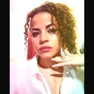 Meet your Posher, Daphne